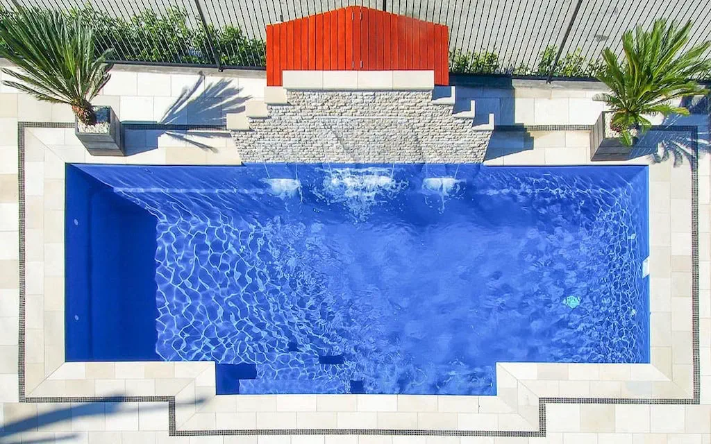 Leisure-Pools-Elegance-Sapphire-Blue-stunning-color-options Leisure Pools Wyomingoffers the full range fiberglass pool colors