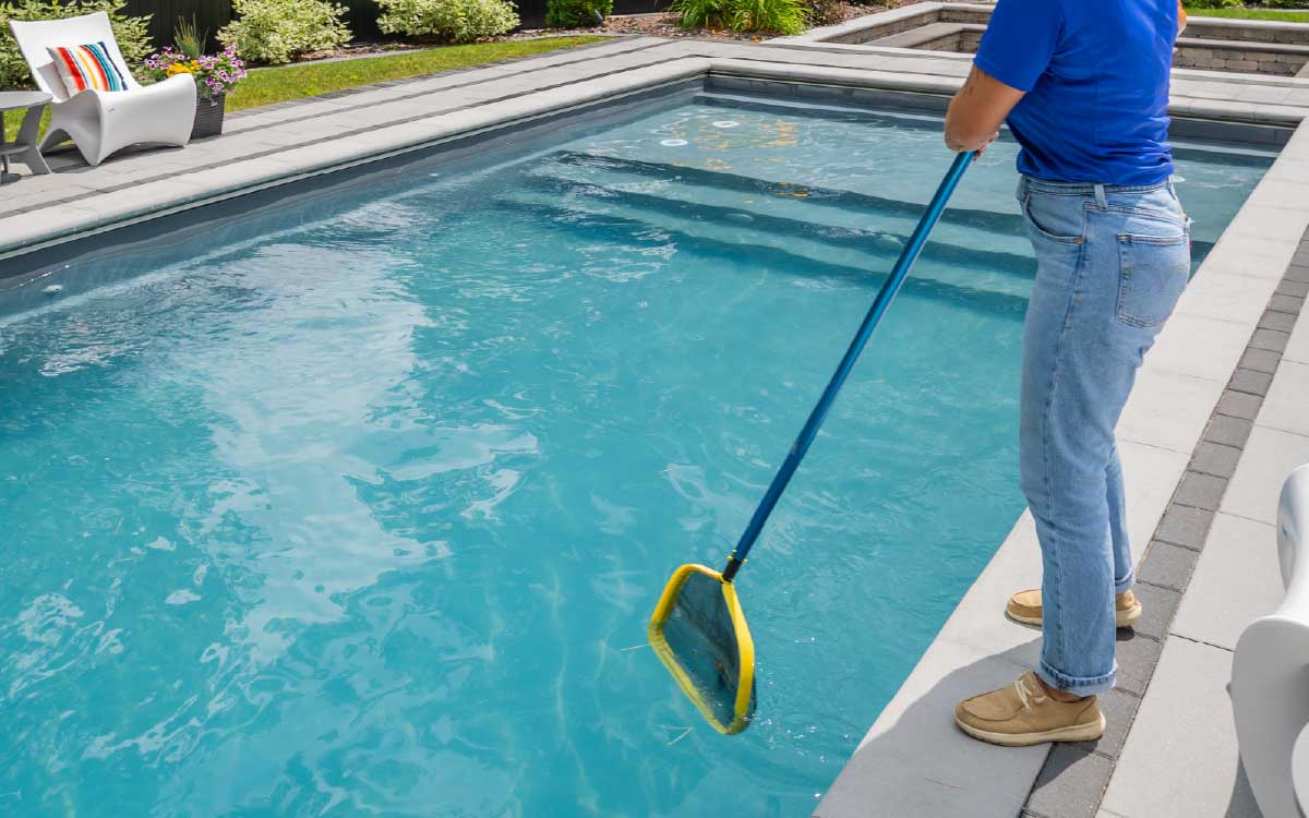 Pool_Maintenance-3MaintenanceCare Fiberglass pool maintenance and care services for SEO target area